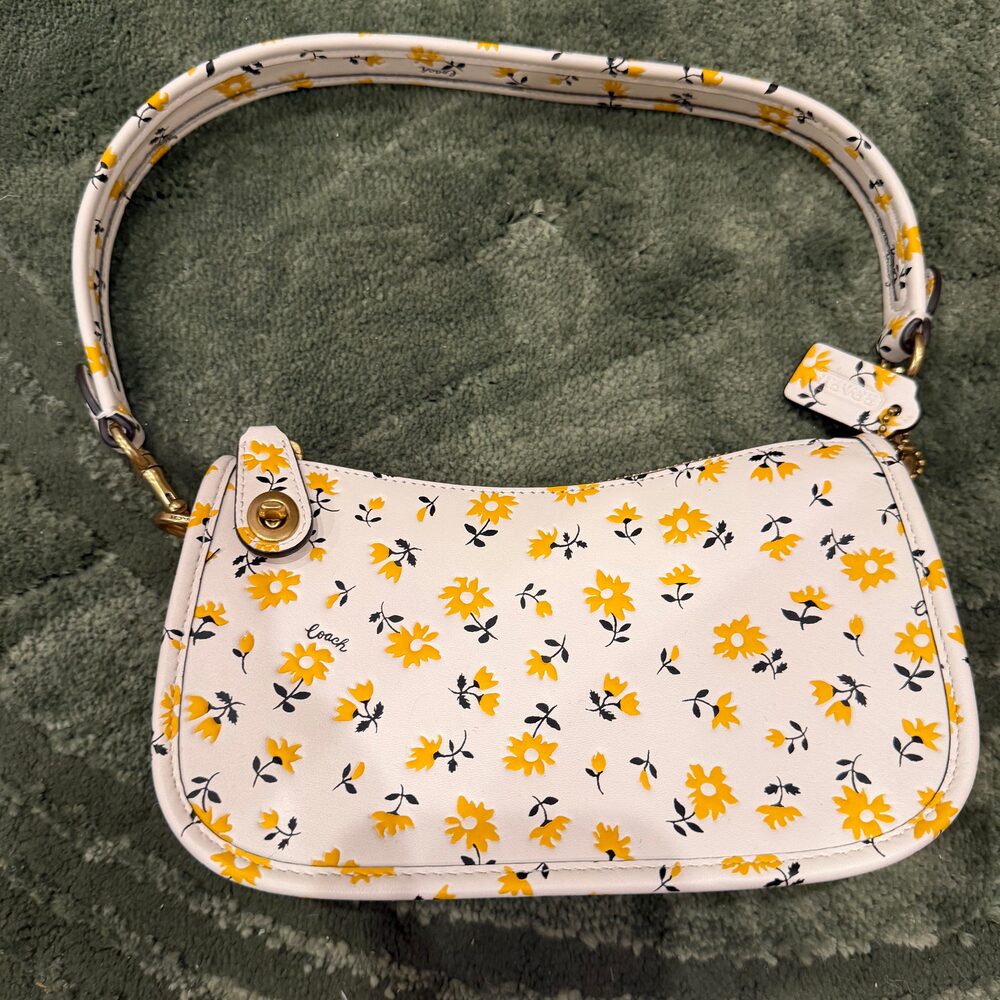 Coach Swinger 20 in Yellow Florals